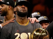 爱游戏体育- 詹姆斯秒杀 