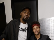 爱游戏- 内马尔复出两场又伤退 